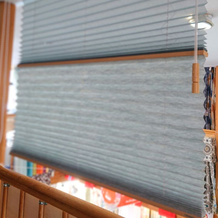 デコワールド店内