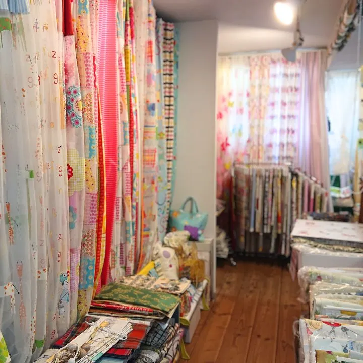 デコワールド店内